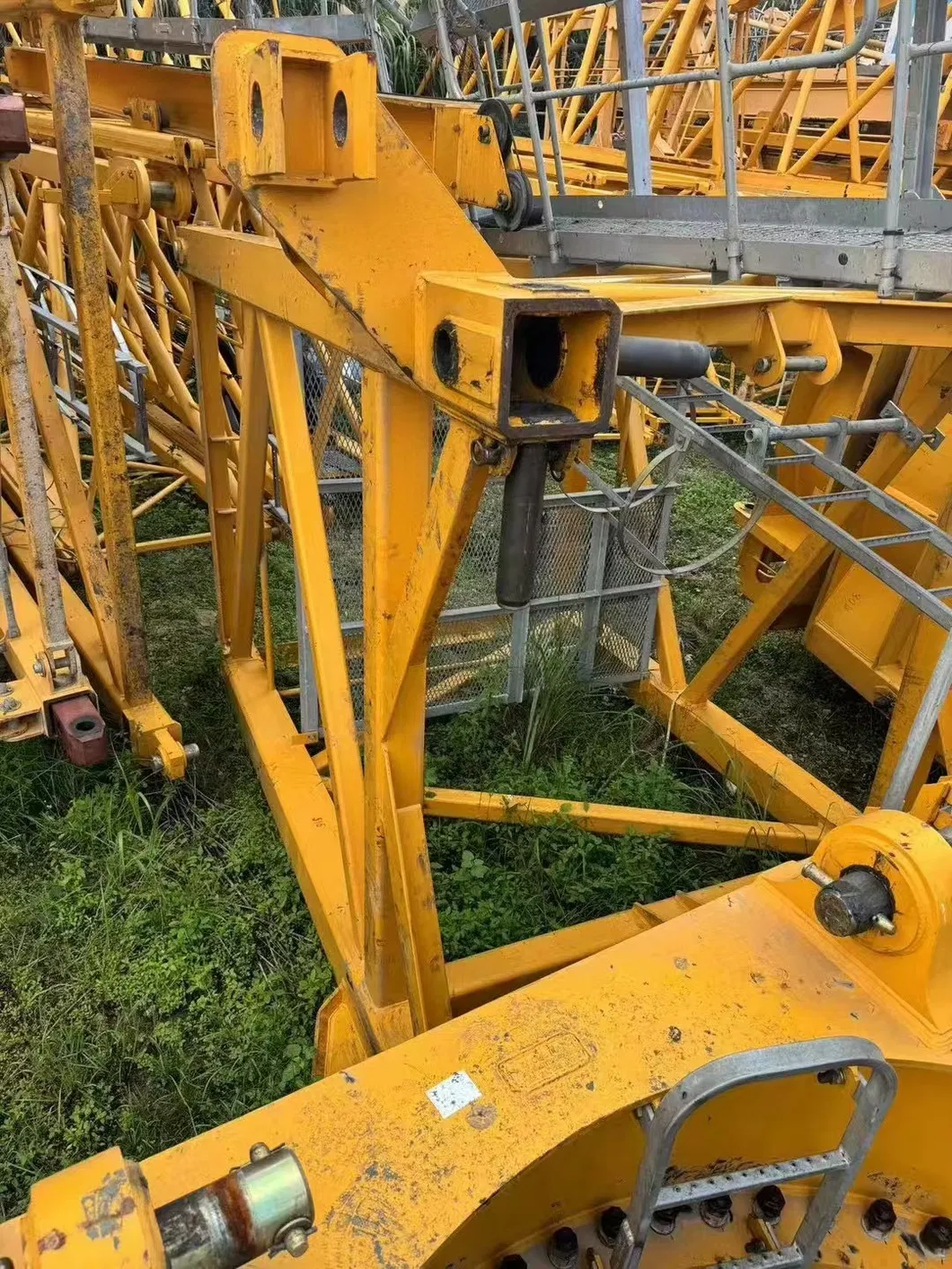 Pre-Owned 80m Reach Zoomlion W450-25u Crane Suitable for Various Construction Projects