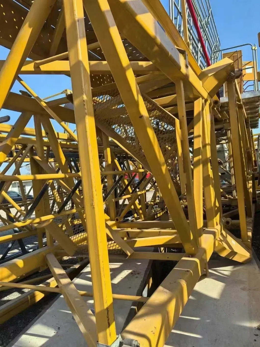 Robust Structure Xgt6013 Tower Crane for Demanding Construction Projects