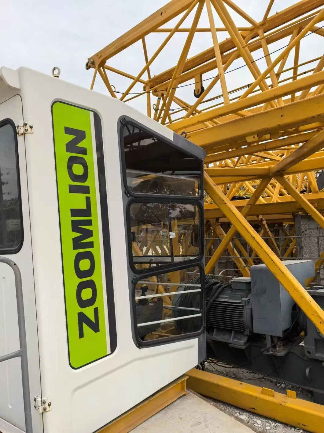 Versatile and Adaptable Zoomlion W350-7535 Tower Crane Lifting Machinery for Mining