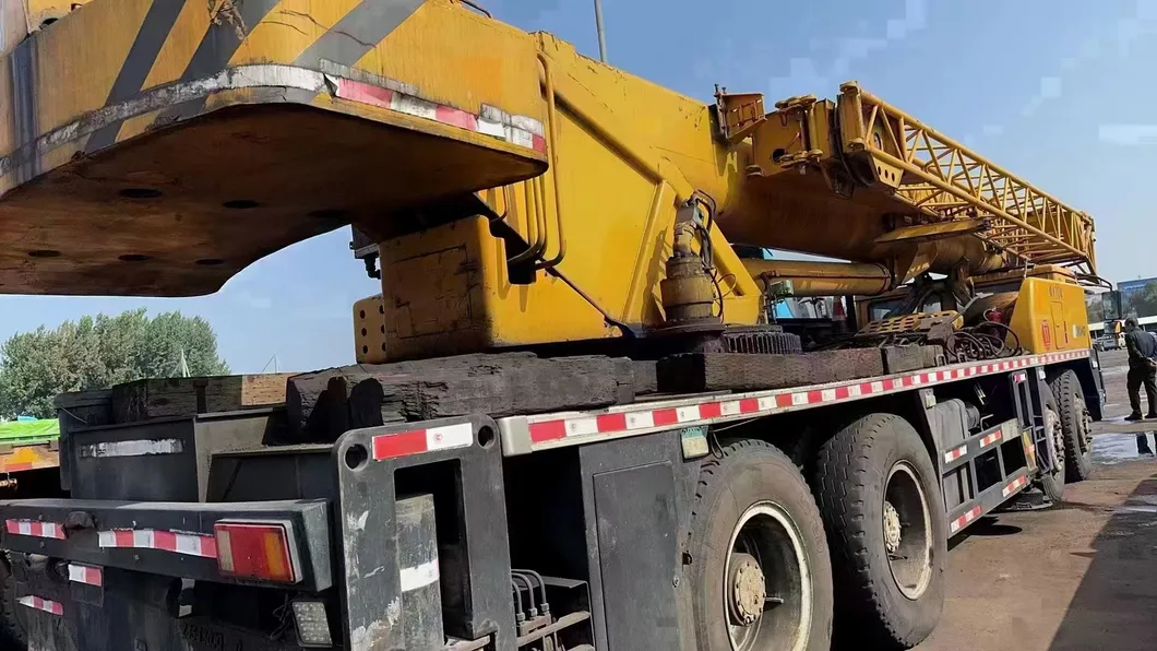 China Manufacturer Mechanical Construction Yongmao New and Used Topless Crane Tower