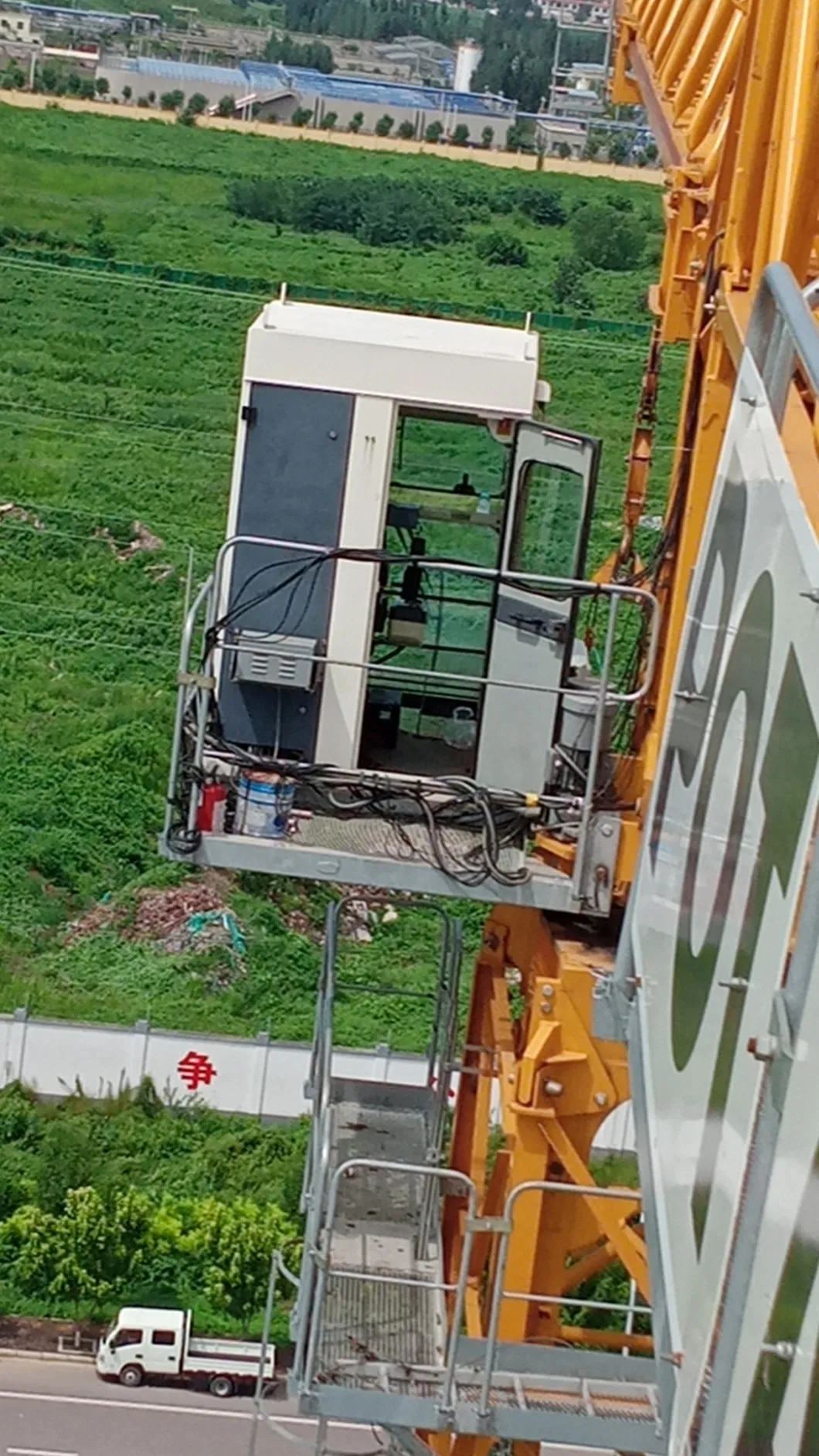 Mobile Hoist Crane Construction Tower Crane with Multiple Safety Protections