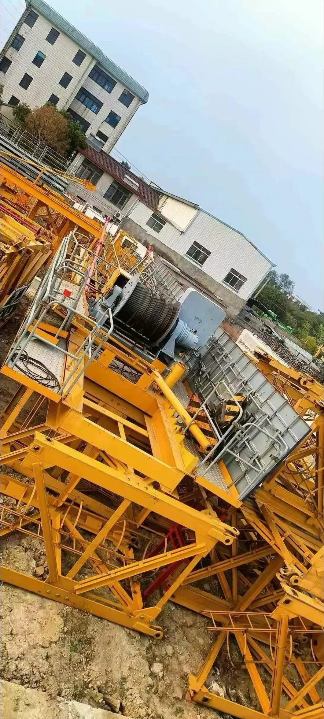 Advanced Technology Integration 7527-18 Tower Crane for Heavy Duty Construction Projects