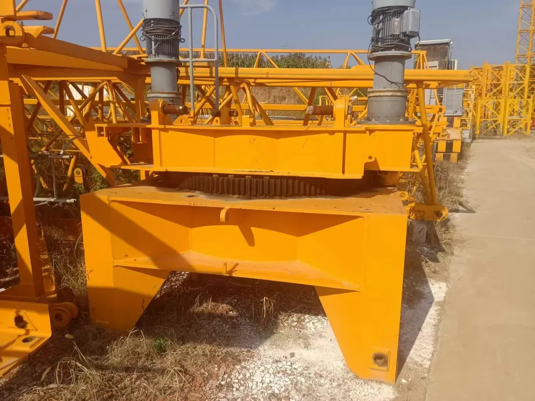 75kw Lifting Crane Zoomlion 6515-10 with Standard Mast Section 2.0m &amp; Times; 2.0m &amp; Times; 3.0m