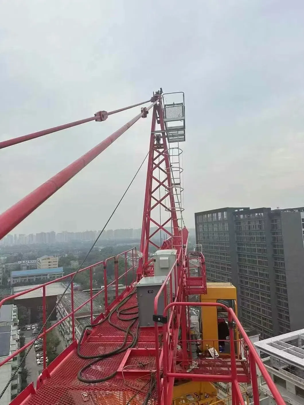 Second Used 6515-8 China Brand Quality 100m Height Tower Crane for Building Projects