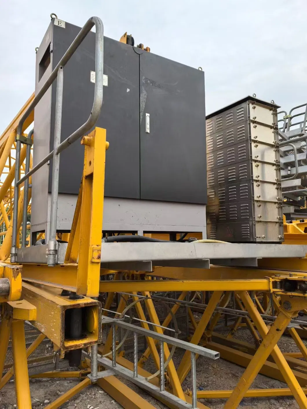 Versatile and Adaptable Zoomlion W350-7535 Tower Crane Lifting Machinery for Mining