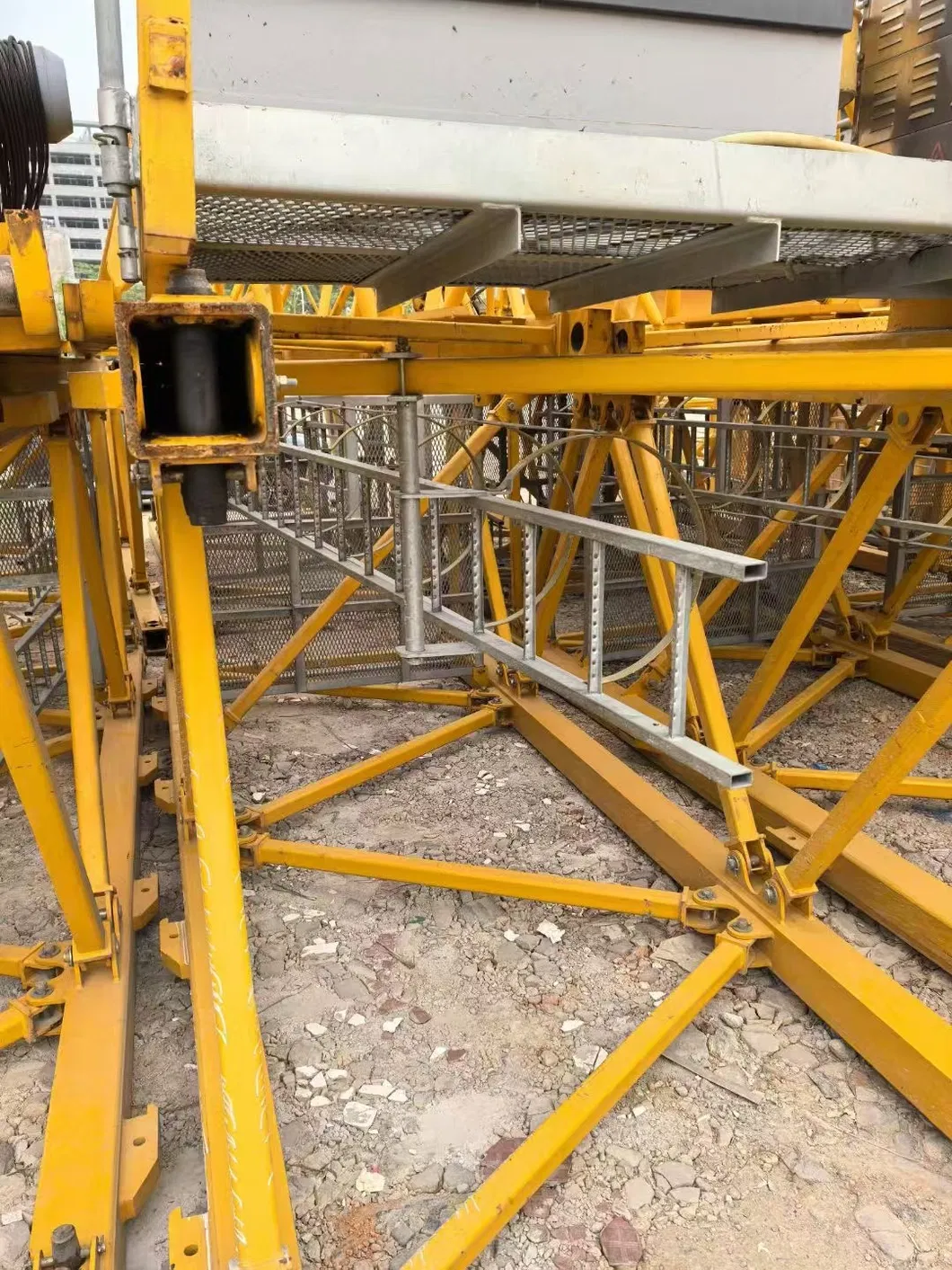Versatile and Adaptable Zoomlion W350-7535 Tower Crane Lifting Machinery for Mining