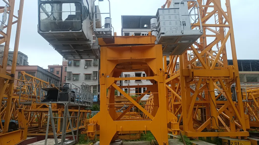 up to 80 Tons High Load Capacity Zoomlion 6513-81 Used Tower Cranes with Long Arm